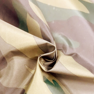Impression de camouflage numérique en gros 210T Tabaging en taffetas - 100 polyester avec revêtement PU