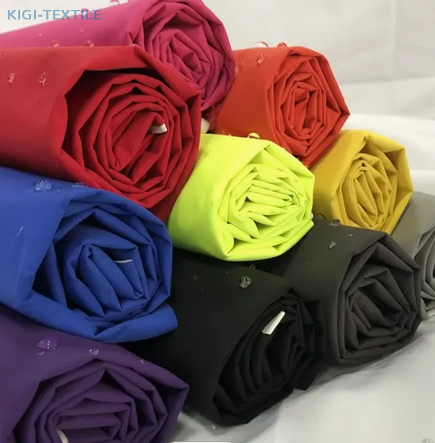 228T 320T Tissu en taslon en nylon imperméable terne pour parka veste rembourrée