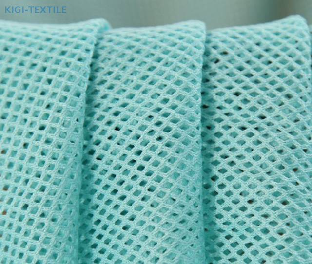 Tissu de maille à poisson de matériau en polyester par la cour