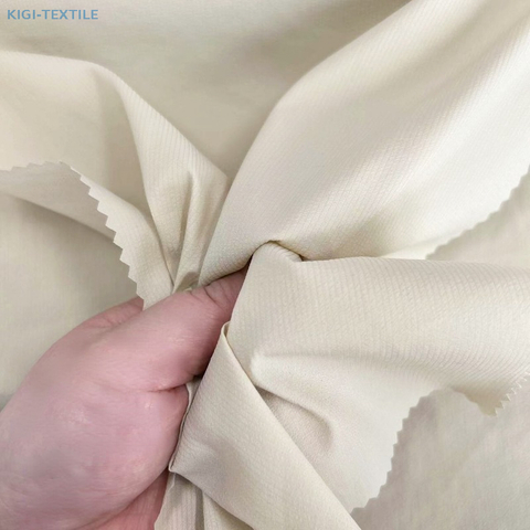 Tissu léger à rayures en nylon recyclé avec finition imperméable sans fluor