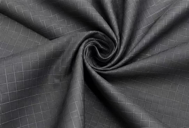 Tissu Ripstop en polyester ignifuge 150D avec revêtement PU